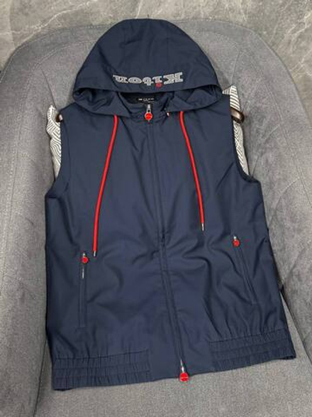 Безрукавка Kiton