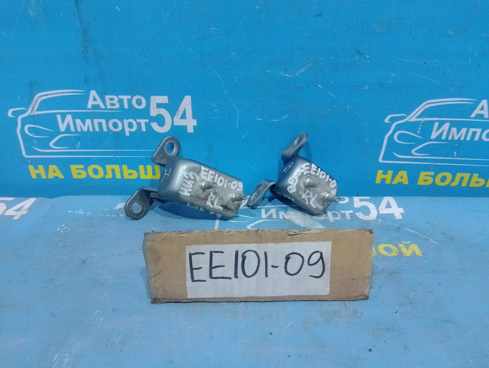 Петля двери задней левой TOYOTA COROLLA 1992