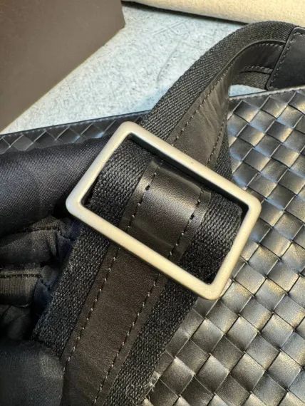 Сумка кожаная Bottega Veneta через плечо