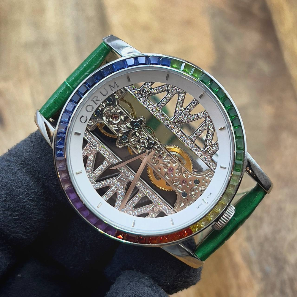 Часы Corum