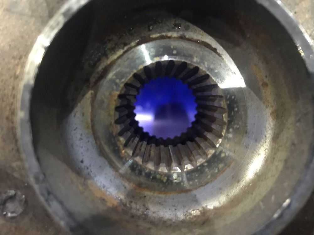 Ступица передняя правая TOYOTA ESTIMA 2002