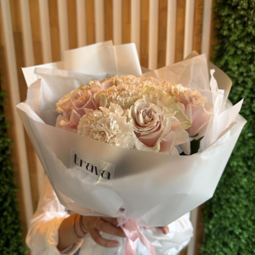 Букет "Вечер" Французские розы, диантусы