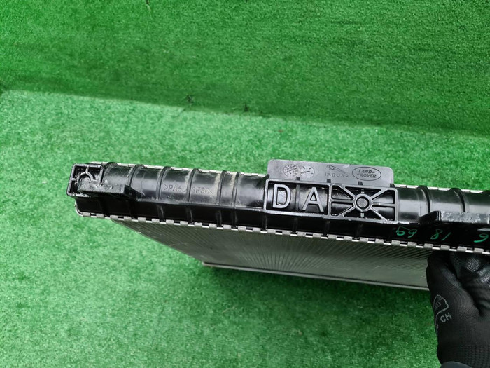 Радиатор охлаждения Range Rover Vogue 5 L460 21-нв