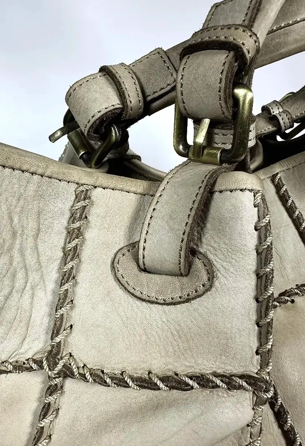 Женская сумка из натуральной винтажной кожи цвета ivory