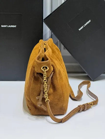 Замшевая сумка через плечо Saint Laurent Jamie, украшенная стежкой CARRÉ RIVE GAUCHE.