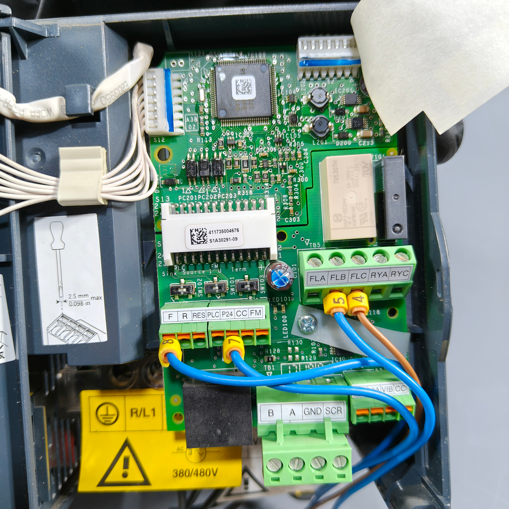 Б/У - Schneider Altivar 212 1.5kW - ATV212HU15N4