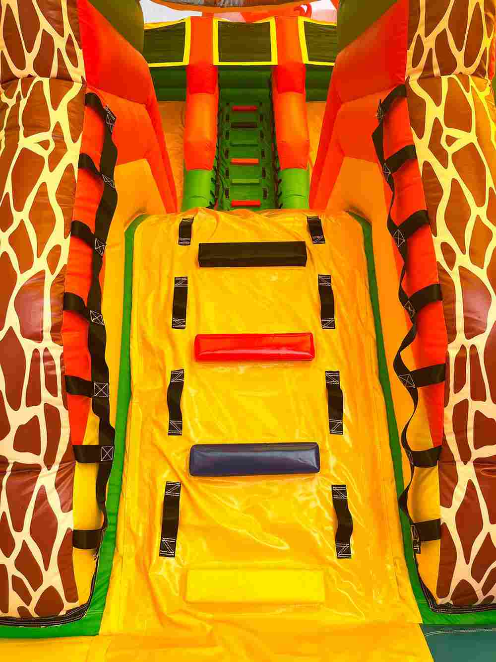 Коммерческий надувной батут «Страна Сафария» с крышей, 13*8*6 м