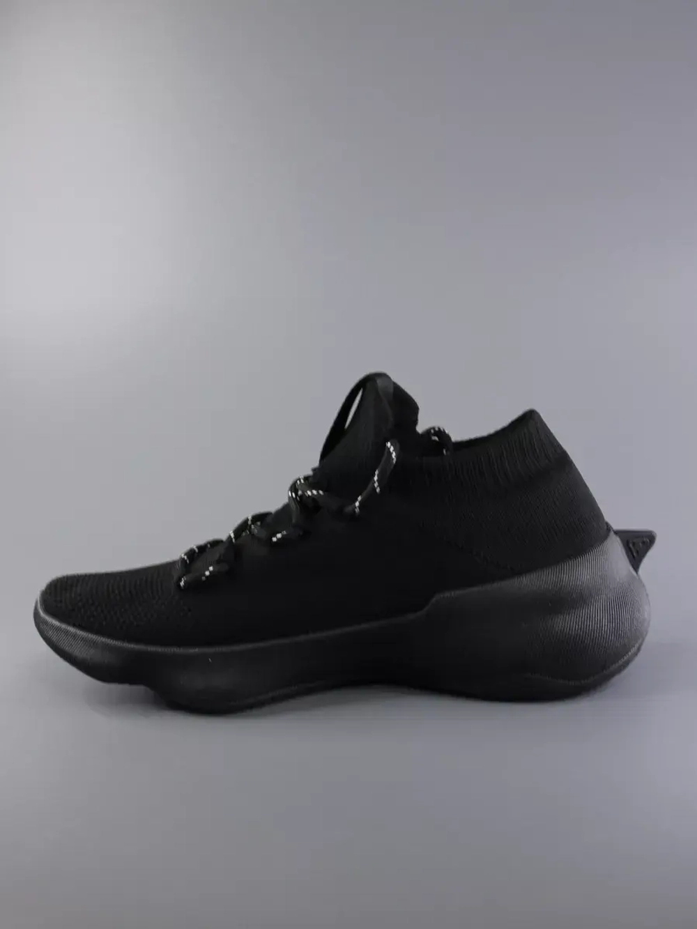 Кроссовки Изики - Yeezy boost- черные