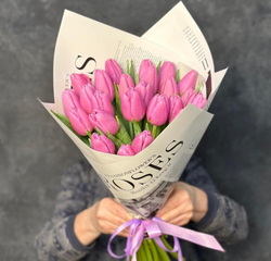 Букет из тюльпанов в крафте