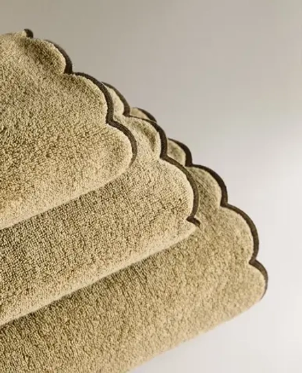 ZARA HOME БАННОЕ ПОЛОТЕНЦЕ С ВОЛНИСТОЙ КРОМКОЙ, ХАКИ