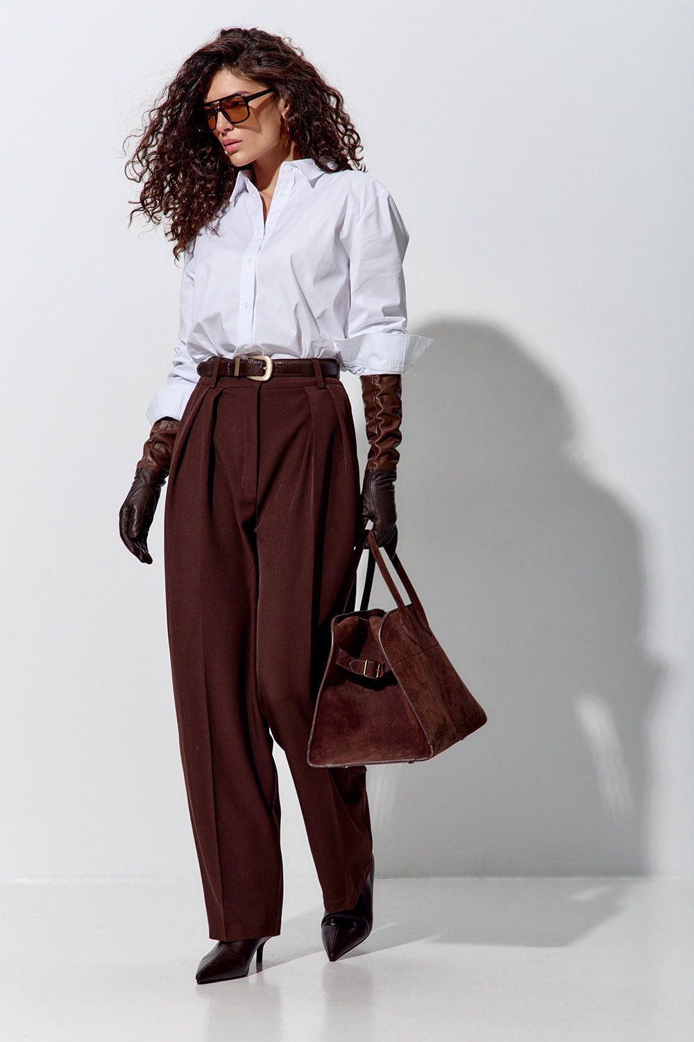 Свободная базовая рубашка из хлопка белого цвета