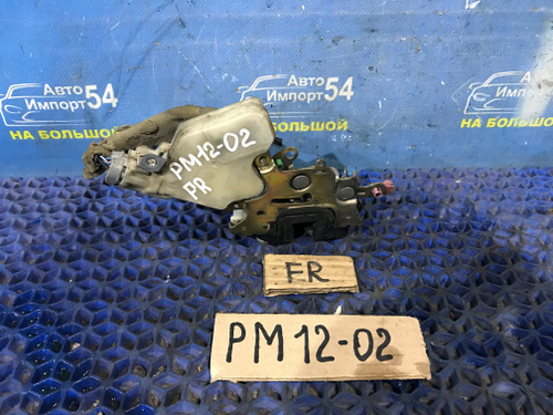 Замок двери передней правой NISSAN LIBERTY 1999