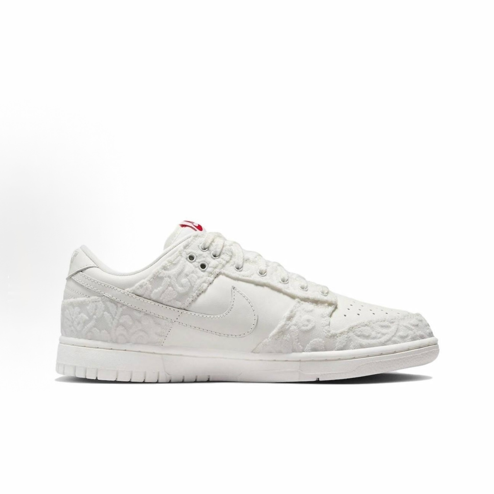 Кроссовки Nike Dunk Low «Give Her Flowers», бел.