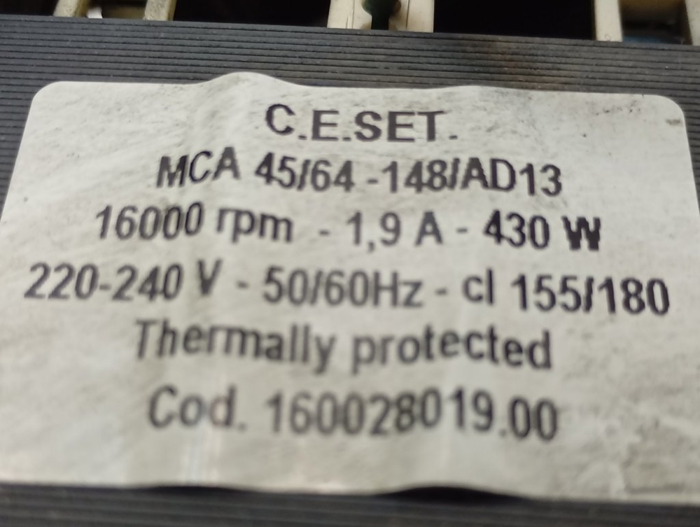 WMUF5050 кт42 Двигатель стиральной машины Hotpoint-Ariston 160028019.00 б/у