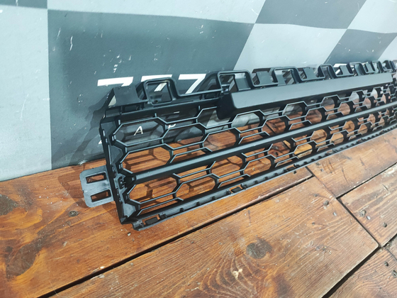 Решетка переднего бампера Skoda Octavia 4 (A8) 19-нв Б/У Оригинал 5e3853677