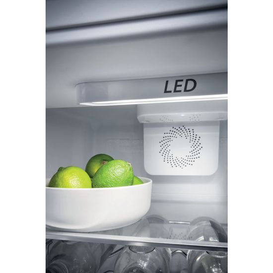 Встраиваемый холодильник Hotpoint-Ariston BCB 8020 AA F C O3