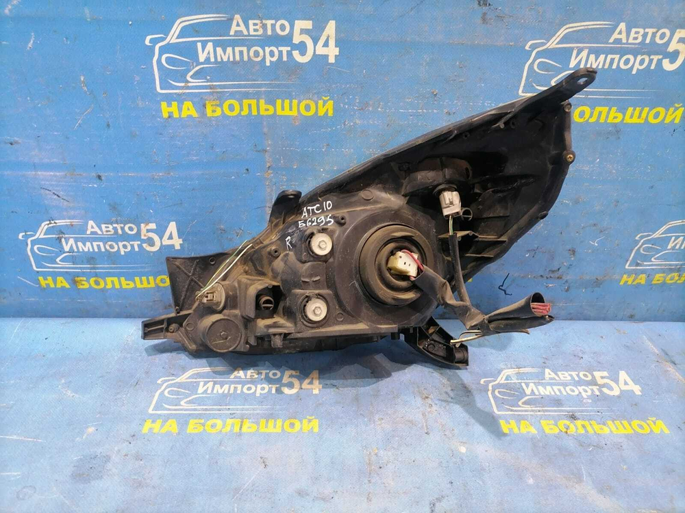 Фара передняя правая TOYOTA OPA 2002-2005