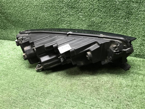 Битая Фара левая Skoda Octavia A8 (2019-2024) LED