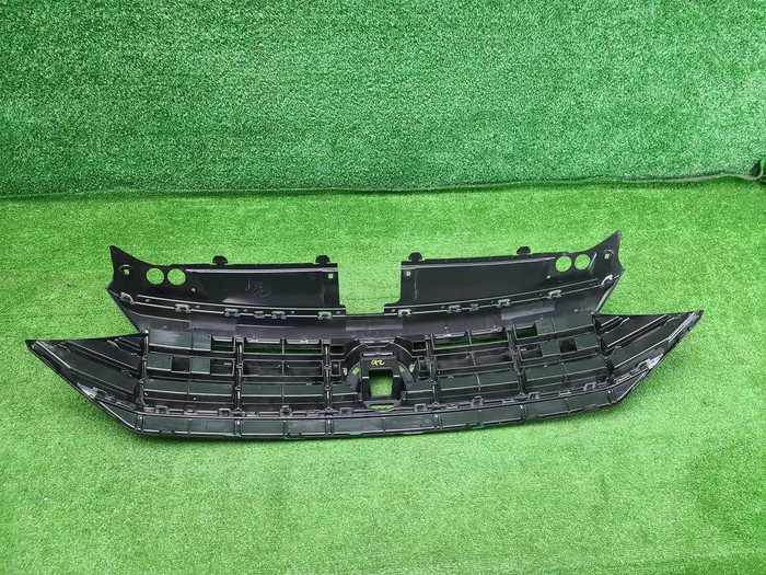 Решетка радиатора VW Jetta 7 (2018-2021)