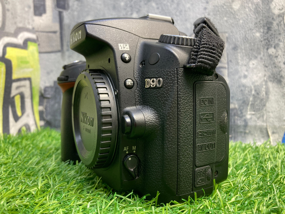 Nikon D90 (15.900 кадров) Покупка/Продажа