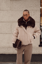 Пуховик из экозамши с пуховым наполнителем