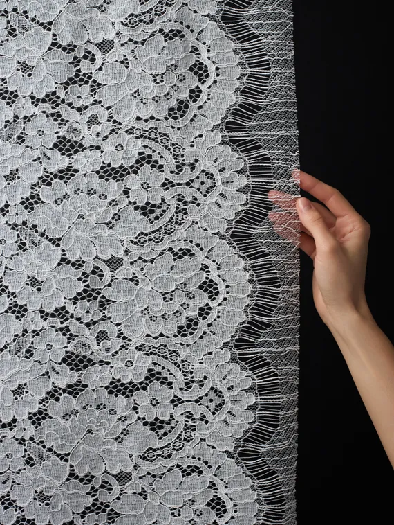 Кружевное неэластичное полотно, арт. M30764, айвори 004