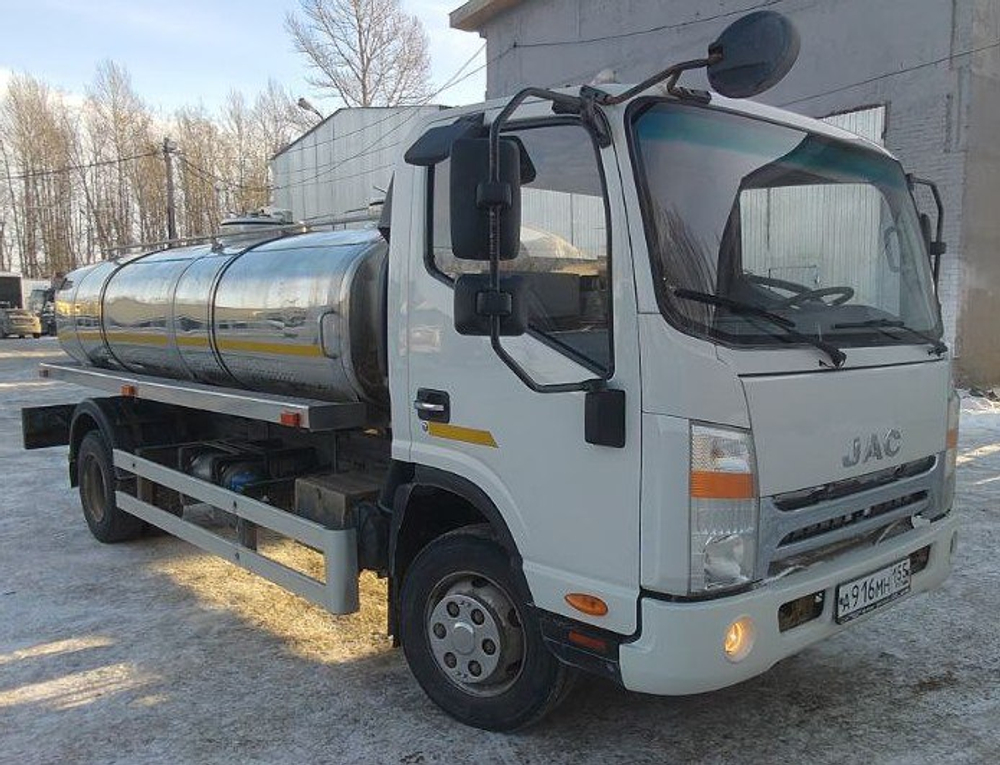 РусТрак 5389* на шасси JAC N90 Автоцистерна нефтепромысловая 53891G (Дизельный, 3,8 л, 152 л.с., МТ)