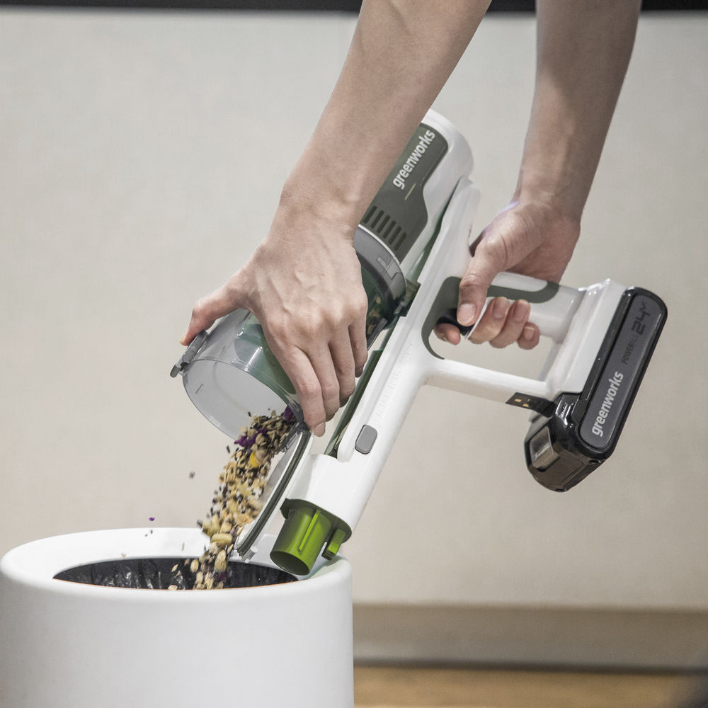 Пылесос вертикальный акк. Greenworks SV24360, 24V, б/щет, 250 Вт, 17 кПа, электрощетка, 2 насадки, LED, белый+серебро, 1х4Ач и ЗУ (4702107UB)