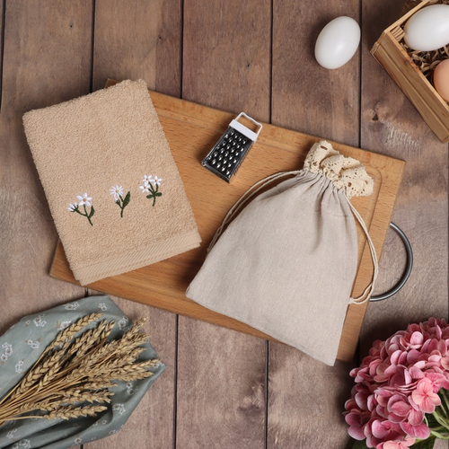 Набор подарочный Flower: полотенце 30×60 см, тёрка 7.7×3.7 см