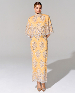 Укороченный кейп с вышивкой ручной работы