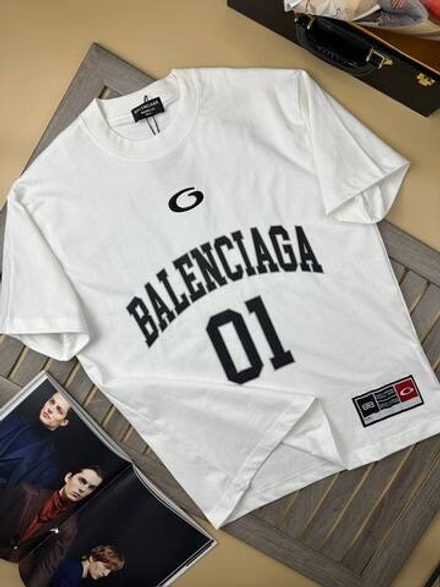Футболка Balenciaga