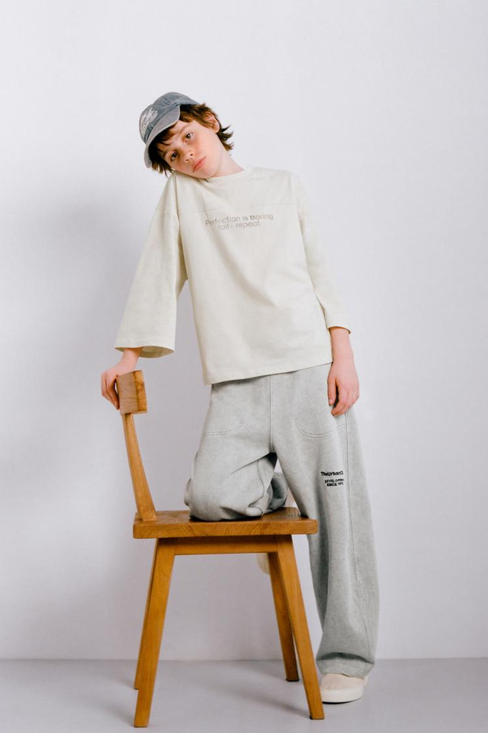 ZARA ФУТБОЛКА С ЭФФЕКТОМ ПОТЕРТОСТИ И НАДПИСЬЮ, ЭКРЮ