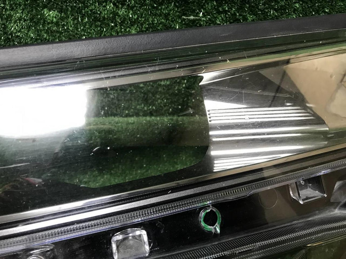 Стекло фары правое Toyota Alphard 3 (2017-2023)