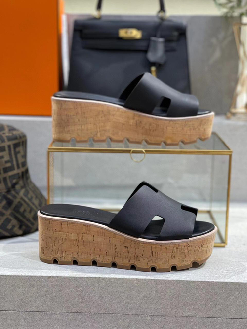 Сабо на танкетке Hermes