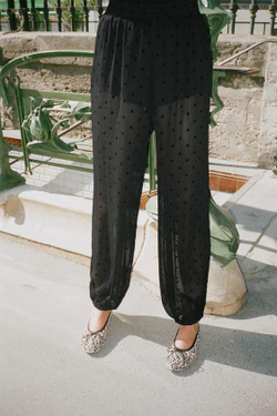 ZARA БРЮКИ-ШАРОВАРЫ В ГОРОШЕК, ЧЕРНЫЙ