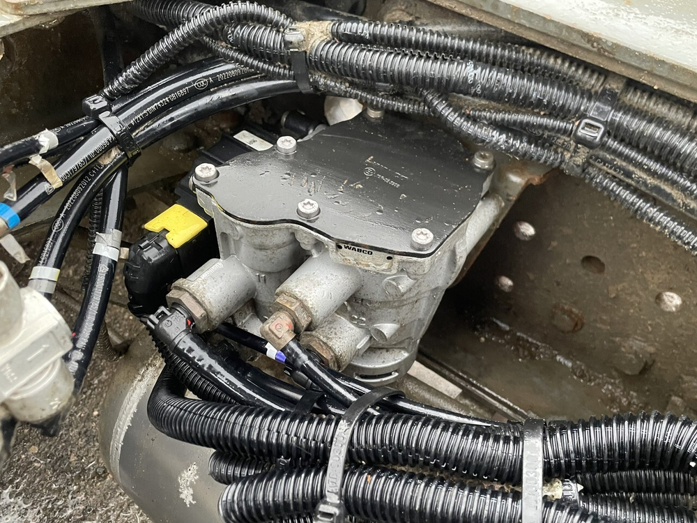 Кран управления тормозами прицепа 2022г