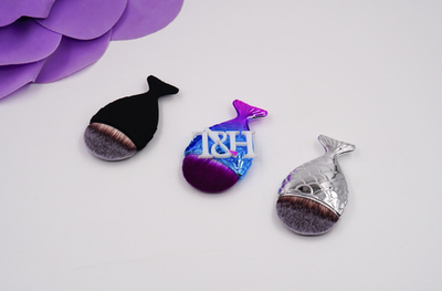 Кисточка для удаления пыли BeautyPro Арт.96807 рыбка средняя