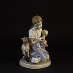 Фарфоровая мануфактура Lladro «Девочка с кошкой и куклой»