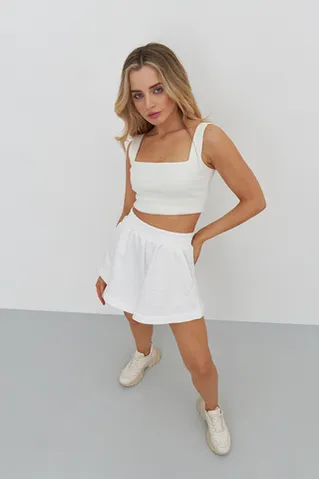 Шорты укороченные кремового цвета