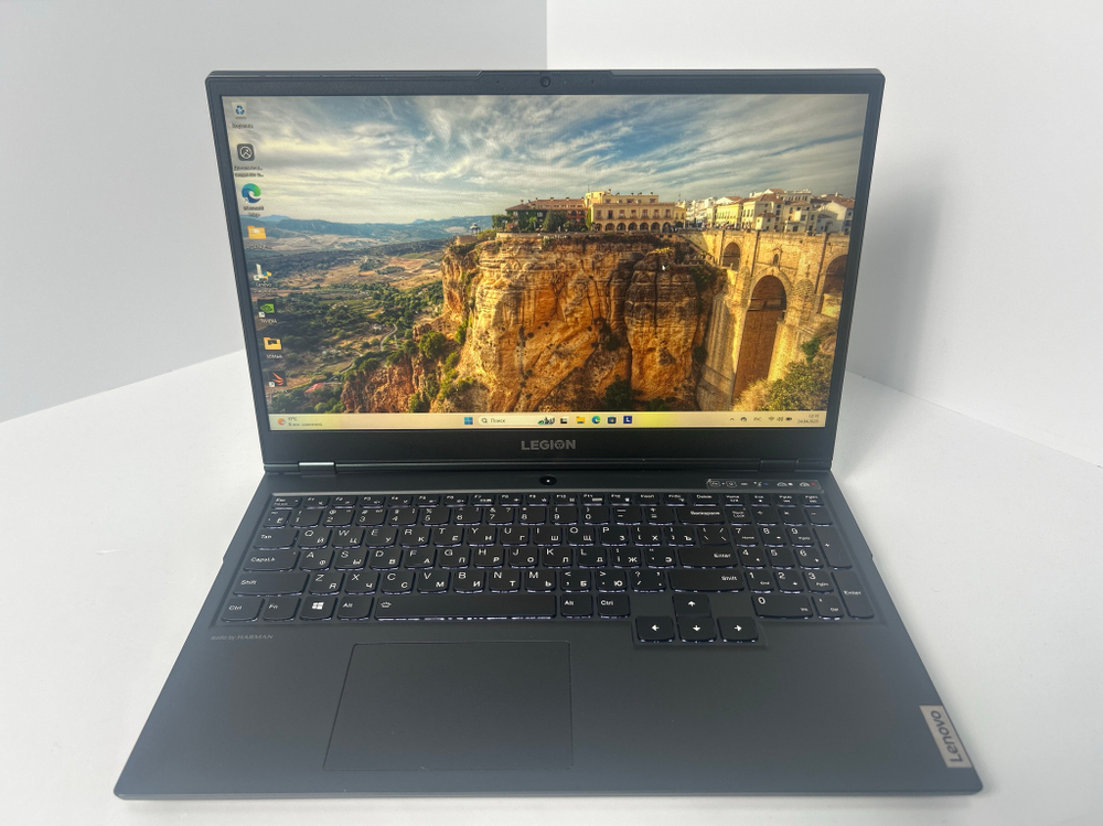 Ноутбук Lenovo Legion 5 15ARH05H (82B10083RU) 15.6"/AMD Ryzen 7 4800H /RAM 16 GB/SSD 512 GB/RTX2060/1920x1080/IPS 144 Hz/Windows 11/Подсветка кл-ры: LED/черный. Состояние: Уценка/царапины на корпусе/трещина на рамке
