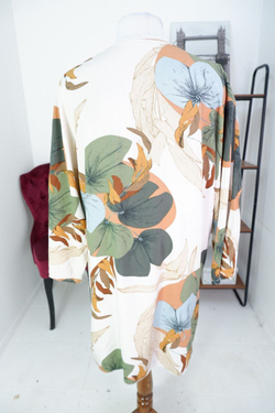 Накидка жакет стильной расцветки 52-54 размер