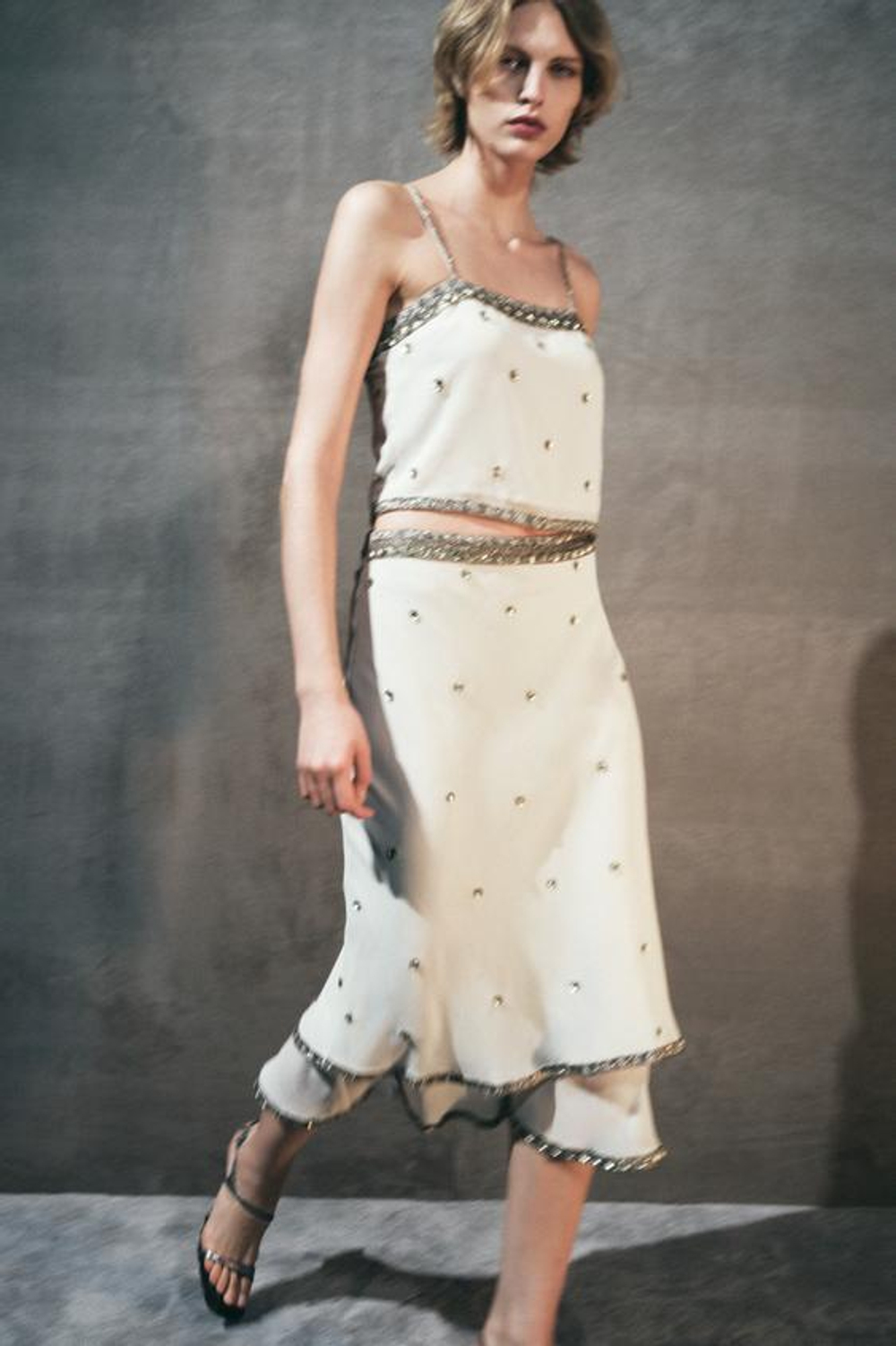 ZARA ТОП НА БРЕТЕЛЯХ С ПАЙЕТКАМИ, СЕРЫЙ