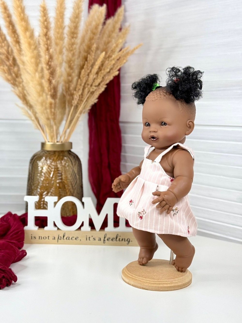 Кукла Manolo Dolls виниловая Michelina 33см (10026)