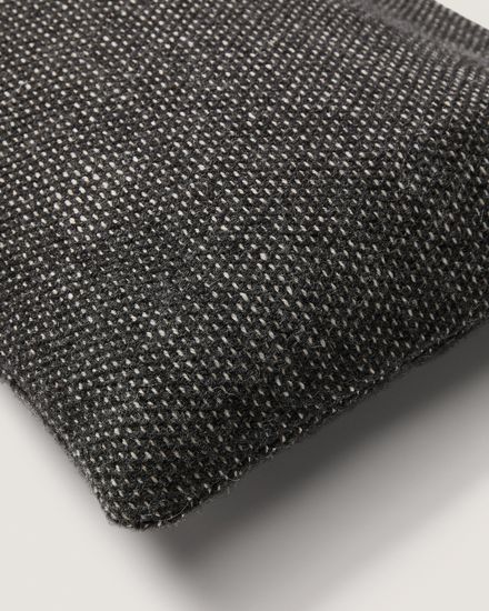 Чехол для подушки Elira из шерсти и хлопка черного цвета 40 x 60 см