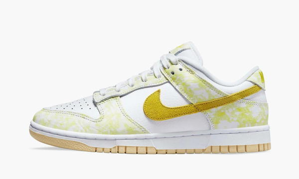 Nike Dunk Low WMNS "Strike Yellow"