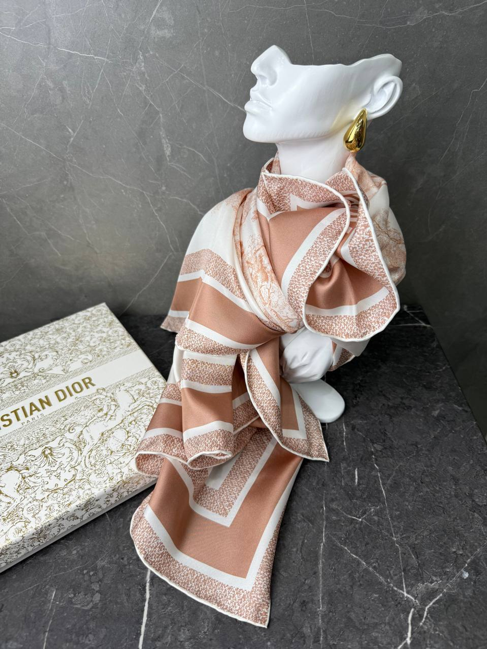 Платок Christian Dior