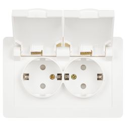 Розетка Intro Style 7-207-01 с заземлением 2P+E Schuko с крышкой шторками 16А-250В IP20 СУ белый