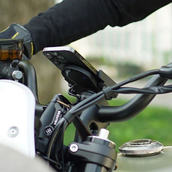 Держатель для телефона с зарядным модулем SP Connect SPC+ Universal Charging Phone Clamp