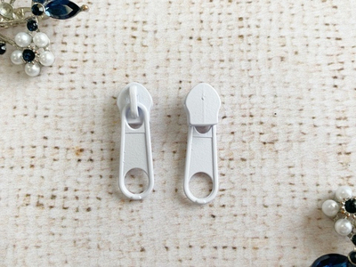 Бегунок галантерейный спираль Т5, белый