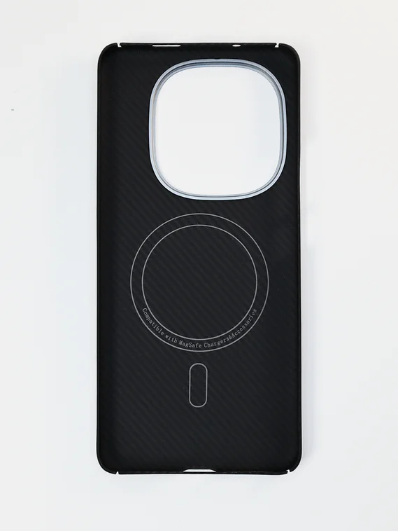 Карбоновый чехол для IQOO 13 с MagSafe черные полосы (Black stripes)